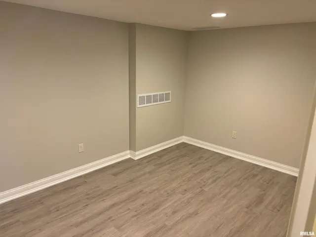 $2,950 | 2315 West Paddington Court, Peoria, IL 61615