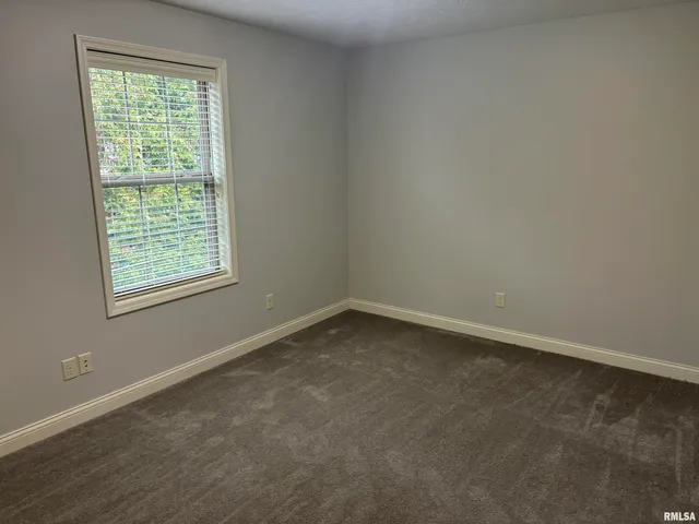 $2,950 | 2315 West Paddington Court, Peoria, IL 61615