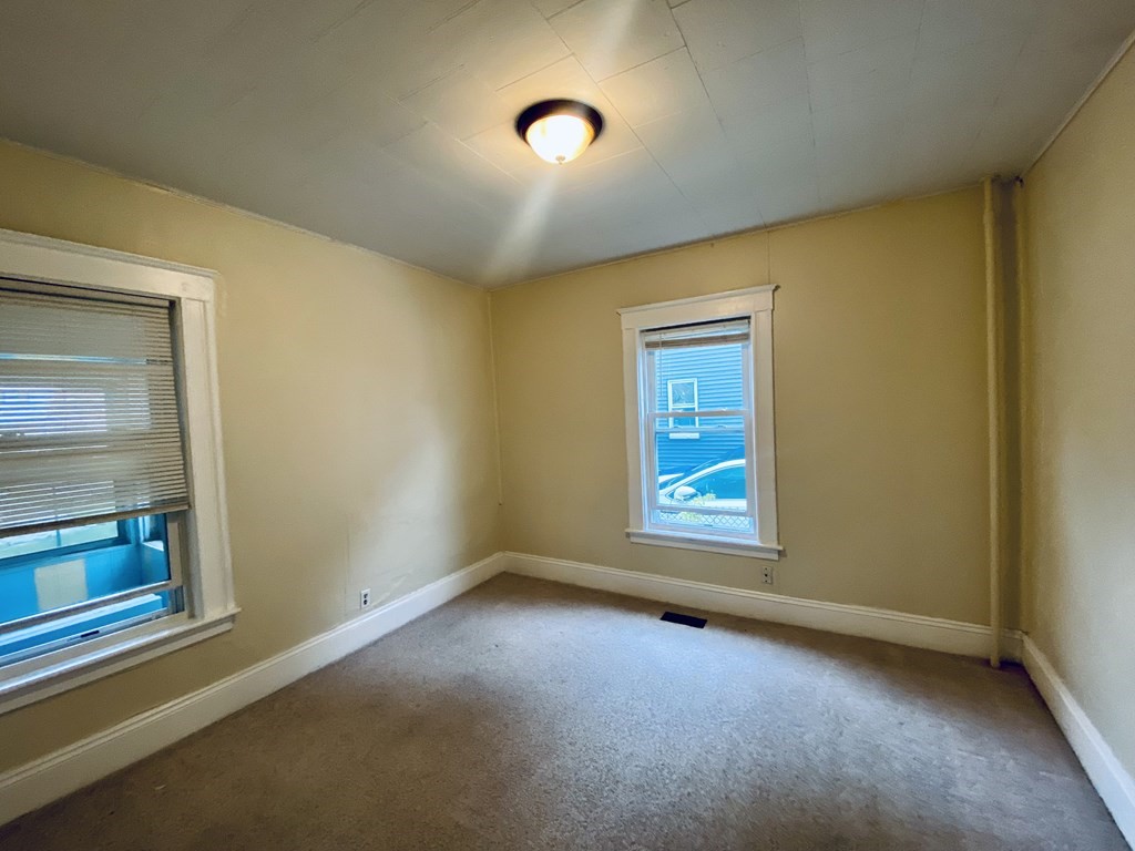 112 West Street Worcester, MA 01609 - Photo 12 of 34