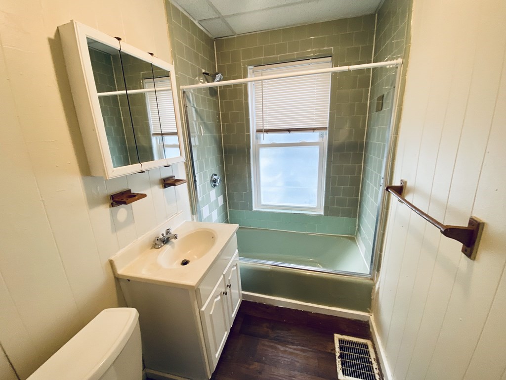 112 West Street Worcester, MA 01609 - Photo 15 of 34