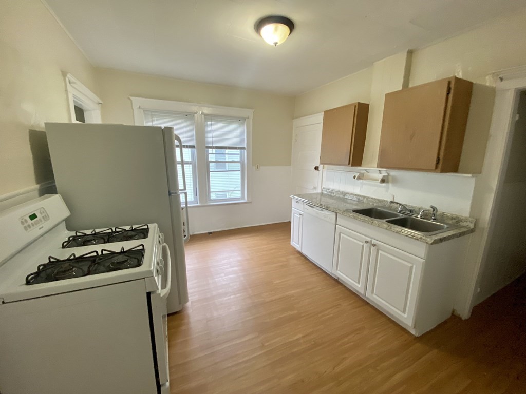112 West Street Worcester, MA 01609 - Photo 17 of 34