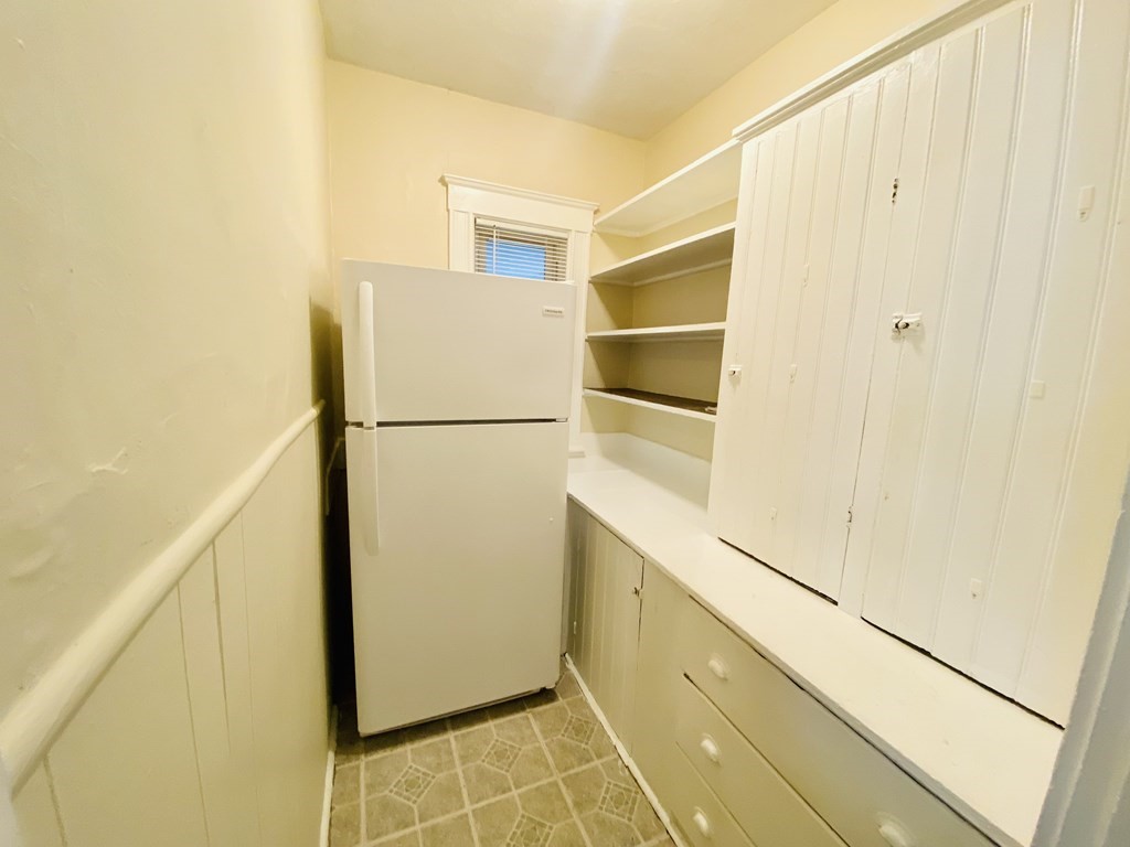 112 West Street Worcester, MA 01609 - Photo 8 of 34