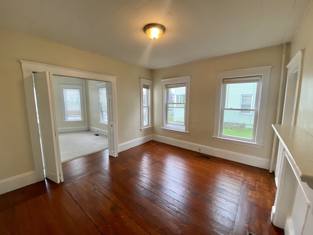 112 West Street Worcester, MA 01609 - Photo 9 of 34