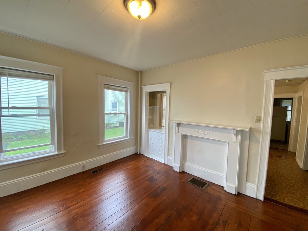 112 West Street Worcester, MA 01609 - Photo 10 of 34