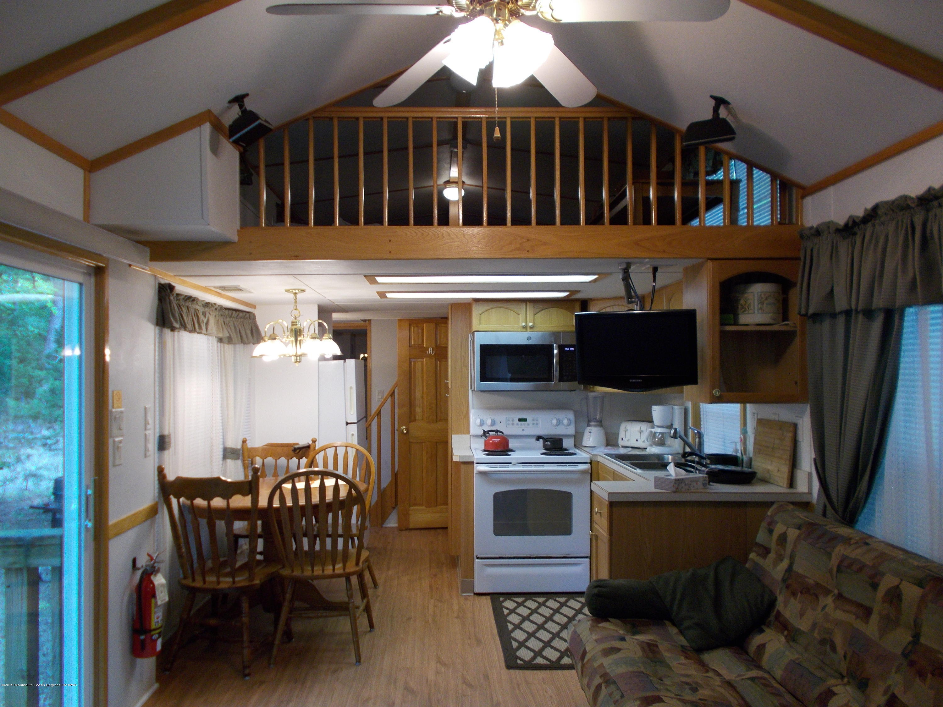 724 Monmouth Road, Unit 11 Cream Ridge, NJ 08514 - Photo 2 of 17 DSCN0273