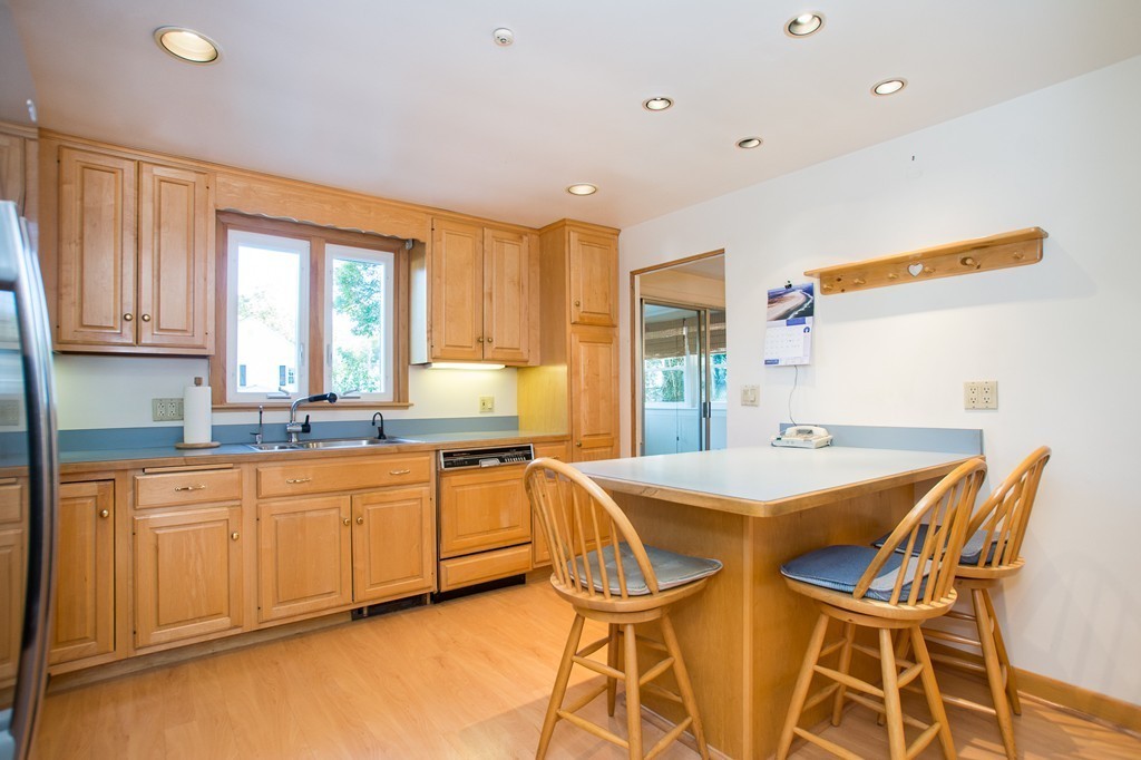 8 Spafford Road Milton, MA 02186 - Photo 9 of 30 Gallery Image 9