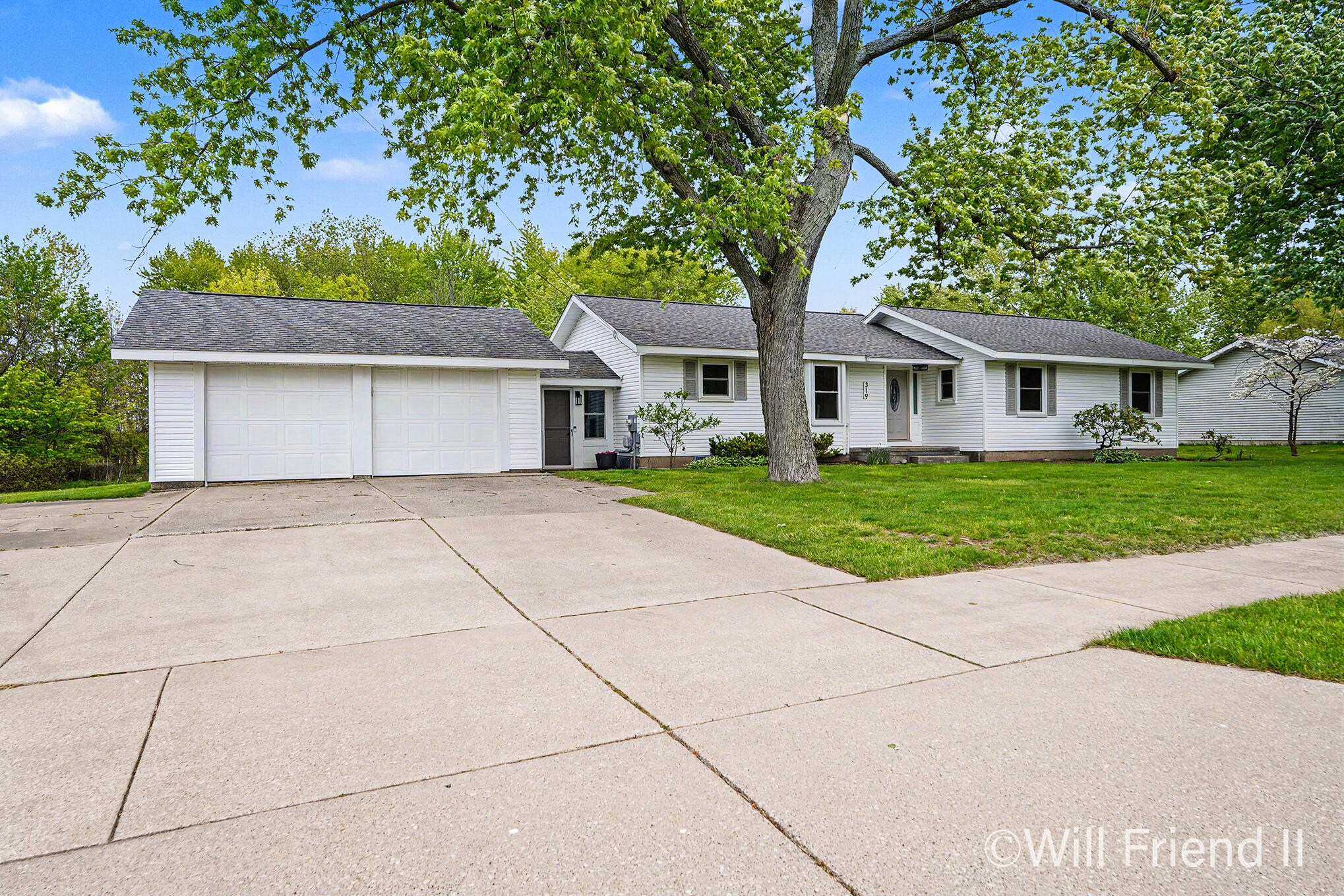 319 Country Club Road Holland, MI 49423 - Photo 4 of 27 DSC06420