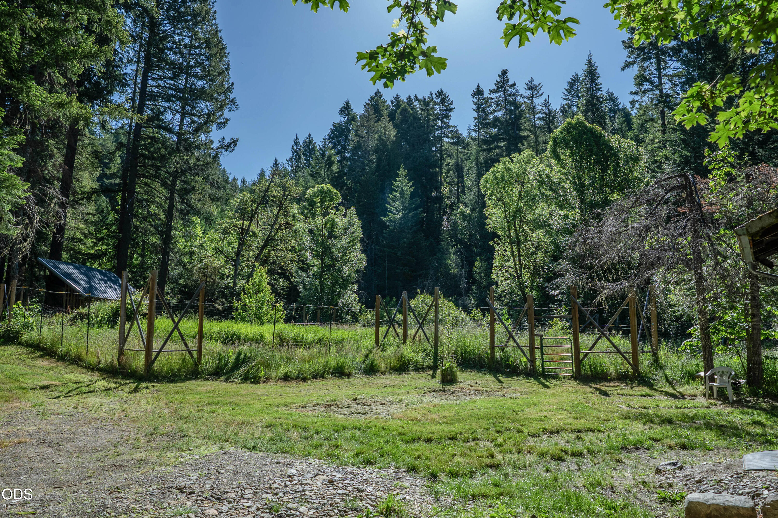 8245 Jumpoff Joe Creek Road Grants Pass, OR 97526 - Photo 5 of 43 a view of a park