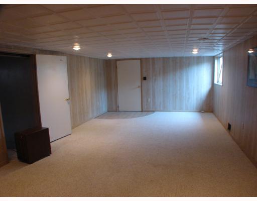 335 Sportsmen Road Hunker, PA 15639 - Photo 7 of 15 Den/Family/Great Room.