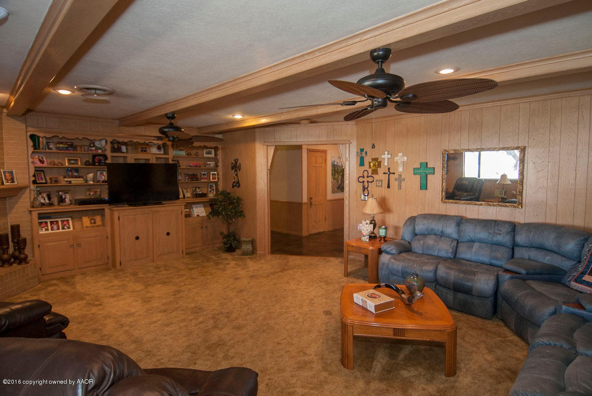 6018 Hanson Road Amarillo, TX 79106 - Photo 28 of 37 DEN VIEW 1