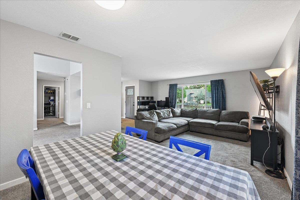 1221 Rudger Way Sacramento, CA 95833 - Photo 13 of 54