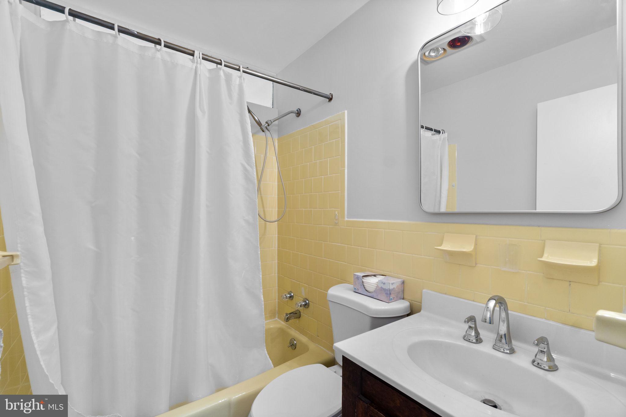 2933 Pinewick Road Ellicott City, MD 21042 - Photo 13 of 31 Bathroom 1