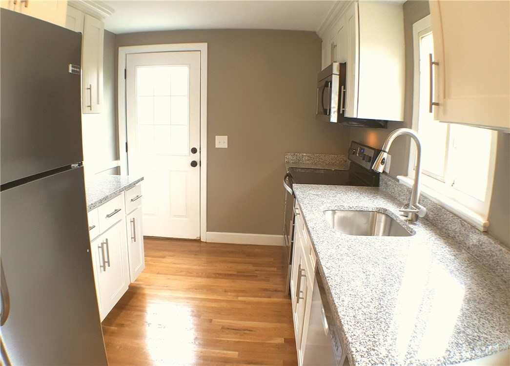 232 Vineyard Road Warwick, RI 02889 - Photo 4 of 8 Gallery Image 4