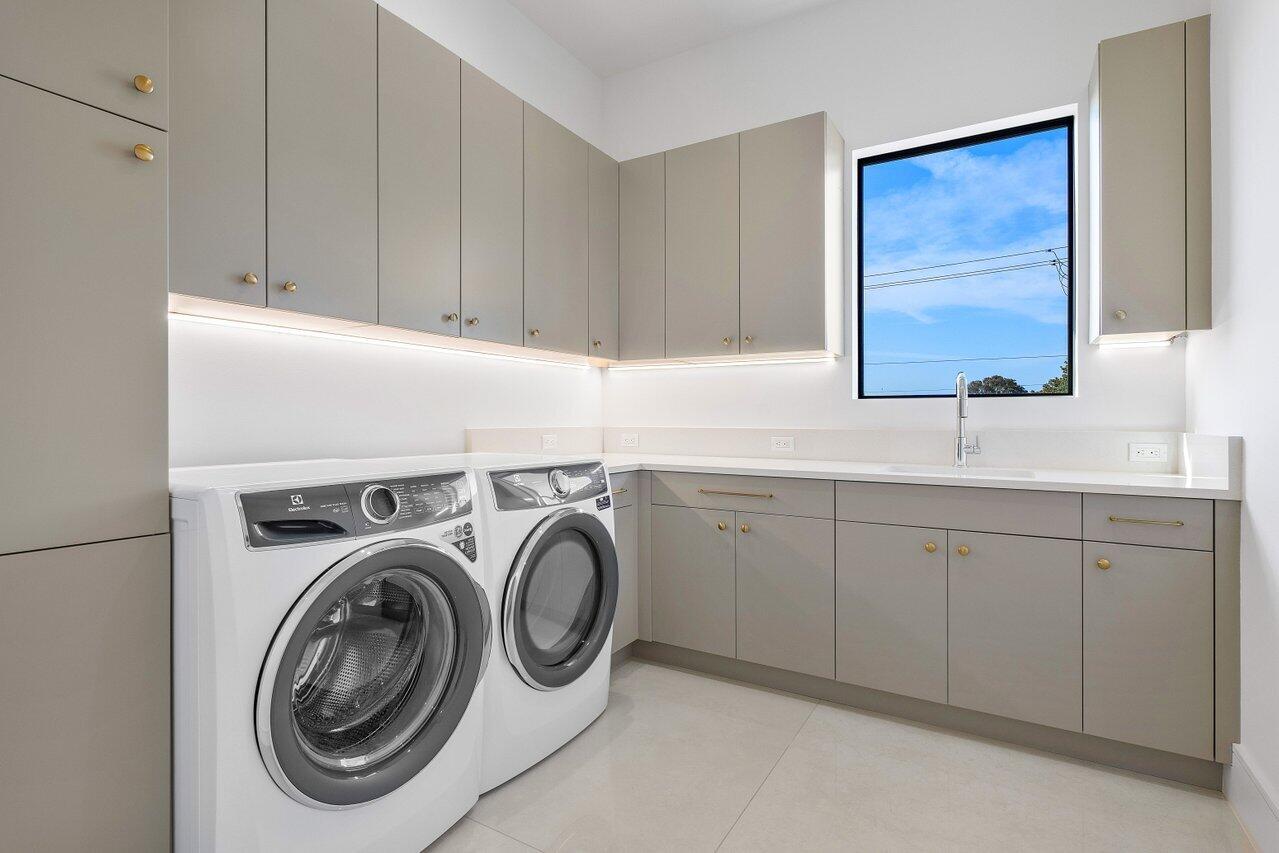 2285 Delray Ridge Lane, Unit LOT 8 Delray Beach, FL 33444 - Photo 46 of 53 039-2212DelrayRidgeLane-DelrayBeach-SMAL