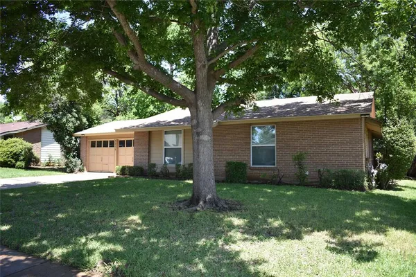 $2,025 | 1301 Doncaster Street, Irving, TX 75062