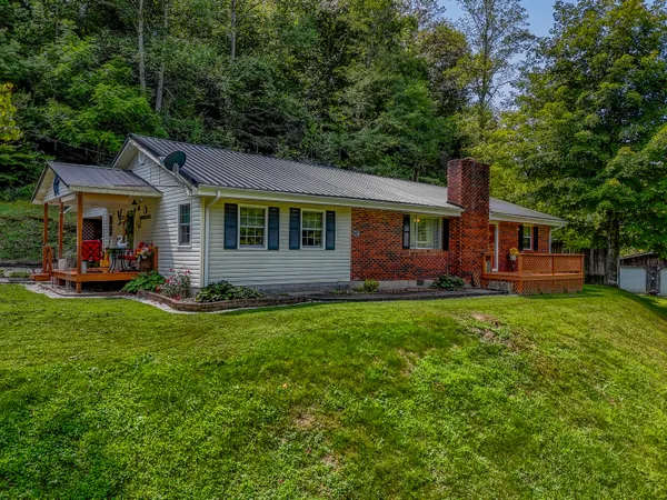 $283,000 | 224 Mays Road, Sandy Hook, KY 41171