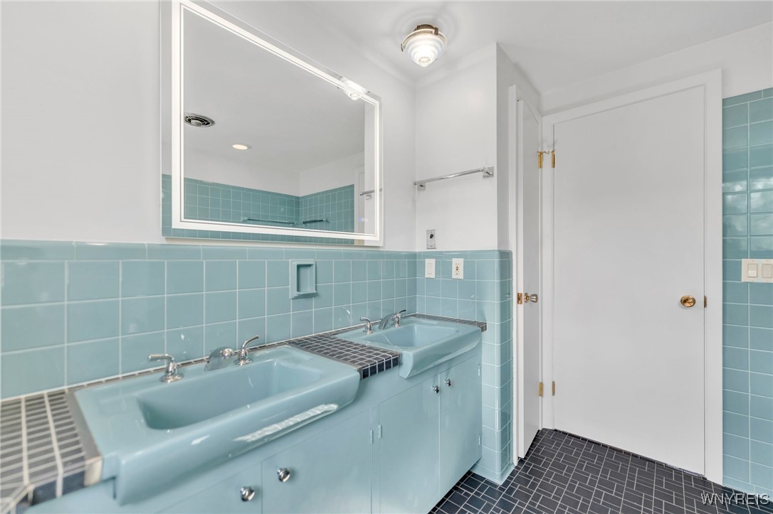 90 Deville Circle Amherst, NY 14221 - Photo 14 of 29