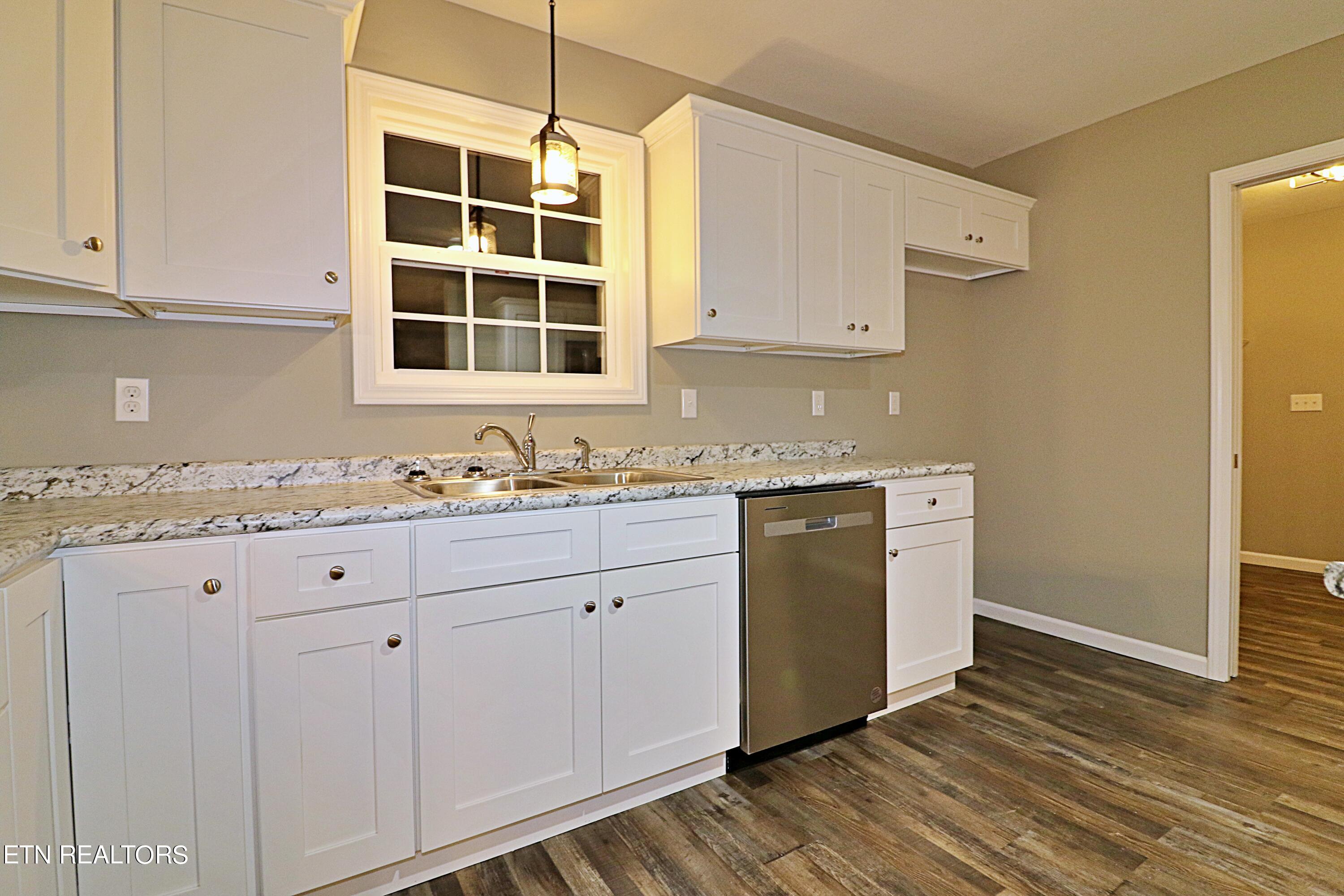 1226 Toomey Fls Road Oneida, TN 37841 - Photo 11 of 45 094A5697