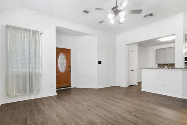 $2,000 | 4702 Arbor Lane, Pasadena, TX 77505