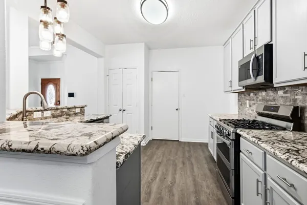 $2,000 | 4702 Arbor Lane, Pasadena, TX 77505