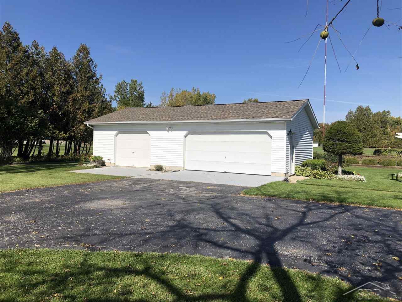 157 East Whitefeather Road Pinconning, MI 48650 - Photo 6 of 30