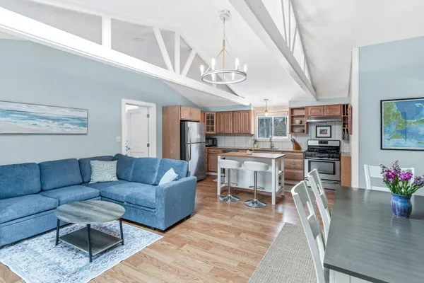 $1,195,000 | 3 Kims Way, Oak Bluffs, MA 02557
