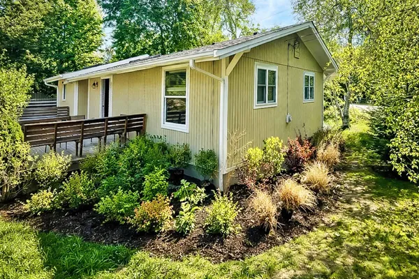 $1,195,000 | 3 Kims Way, Oak Bluffs, MA 02557