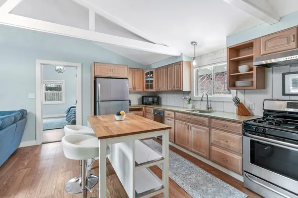 $1,195,000 | 3 Kims Way, Oak Bluffs, MA 02557