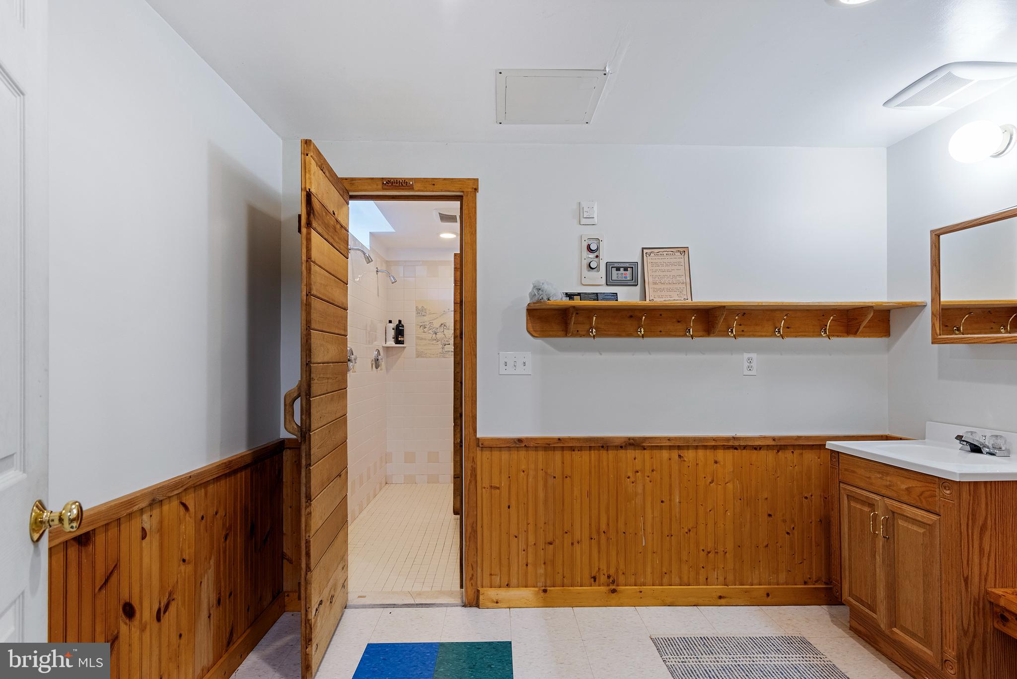 137 Elk Ranch Park Road Elkton, MD 21921 - Photo 17 of 52 a bathroom with a tub and a sink