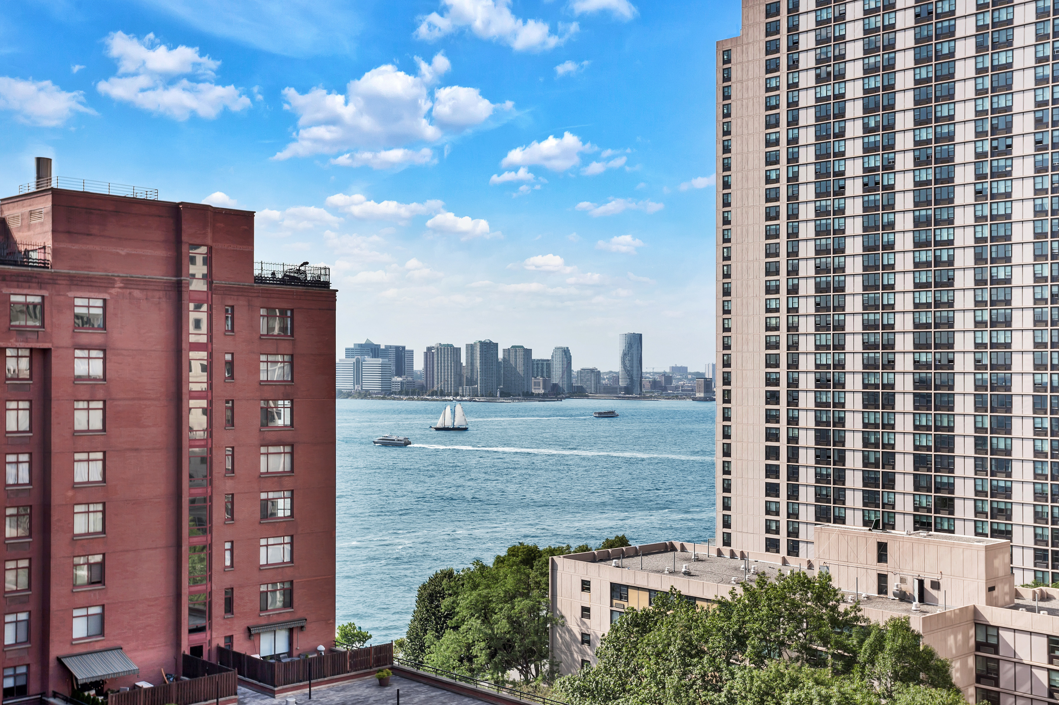 333 Rector Place, Unit 1501 Manhattan, NY 10280 - Photo 3 of 13