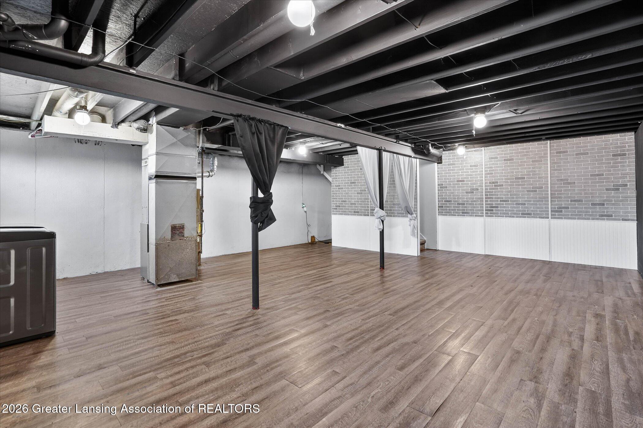 5105 Hughes Road Lansing, MI 48911 - Photo 18 of 26 26-5105-Hughes-Rd-WindowStill-Photograph