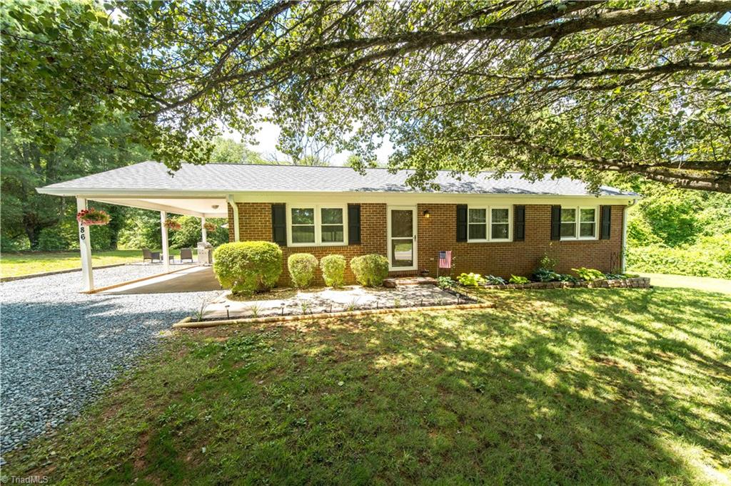 2186 Vienna Dozier Road Pfafftown, NC 27040 - Photo 2 of 24