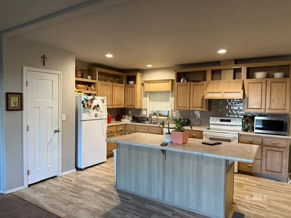 $199,900 | 2308 Loch Lomond Avenue, Bishop, CA 93514