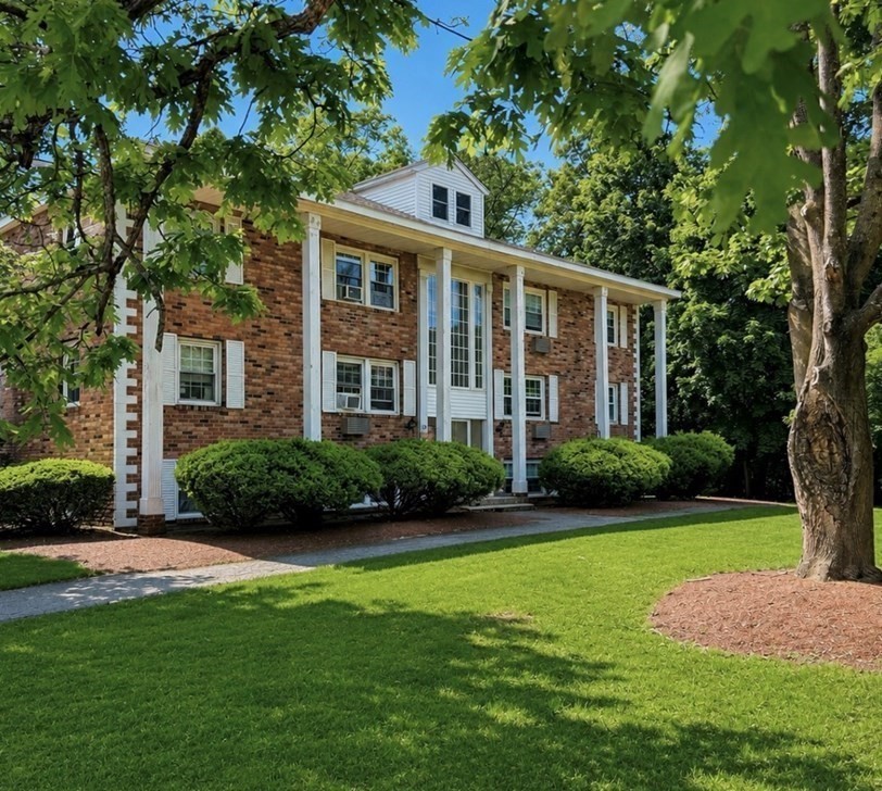 39 North Billerica Road, Unit 4 Lowell, MA 01852 - Photo 2 of 15