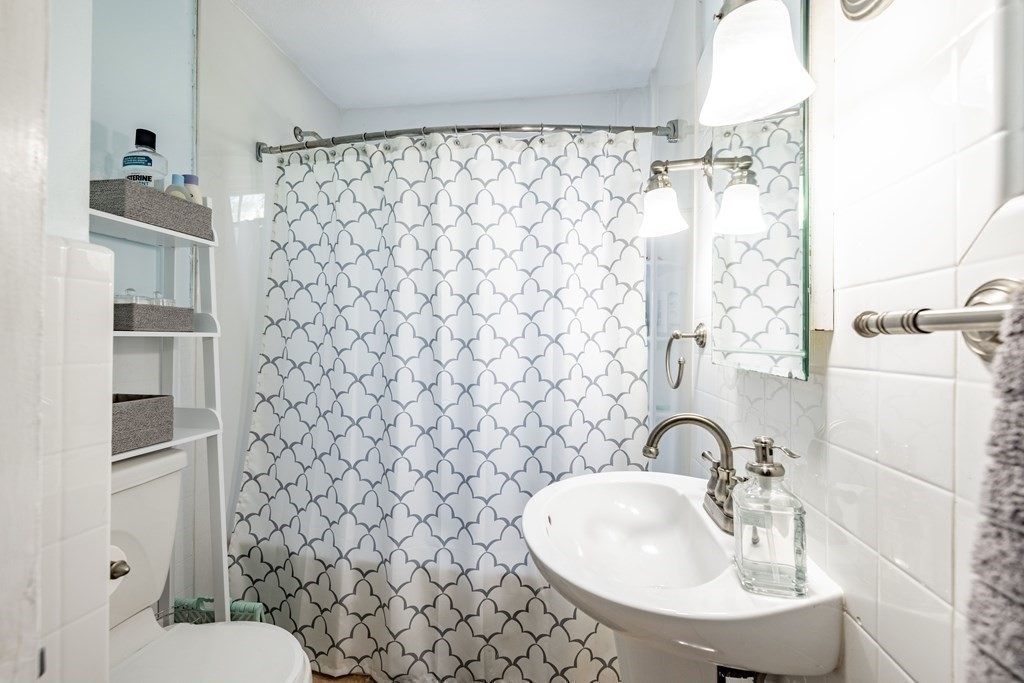89 Chesterfield Avenue Springfield, MA 01118 - Photo 20 of 32 Gallery Image 20