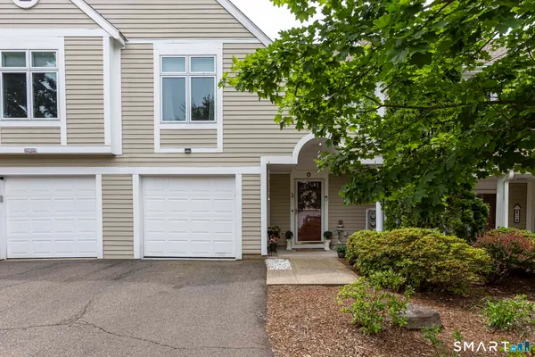 $509,900 | 3 Centerbrook Court, Avon, CT 06001