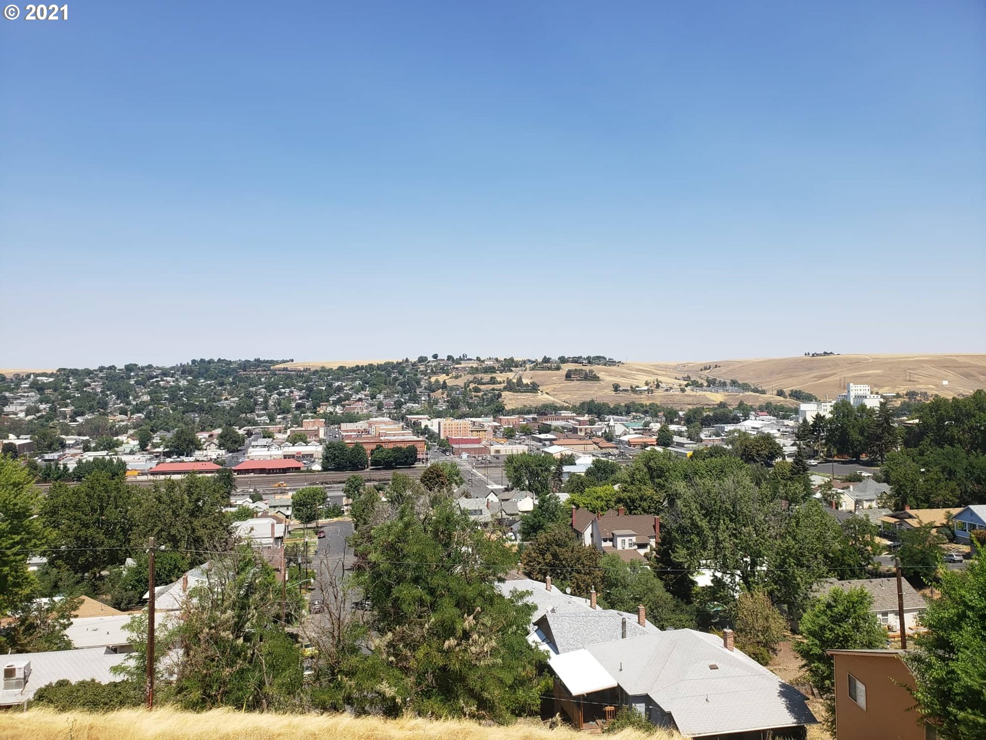 911 South Main Street Pendleton, OR 97801 - Photo 2 of 5