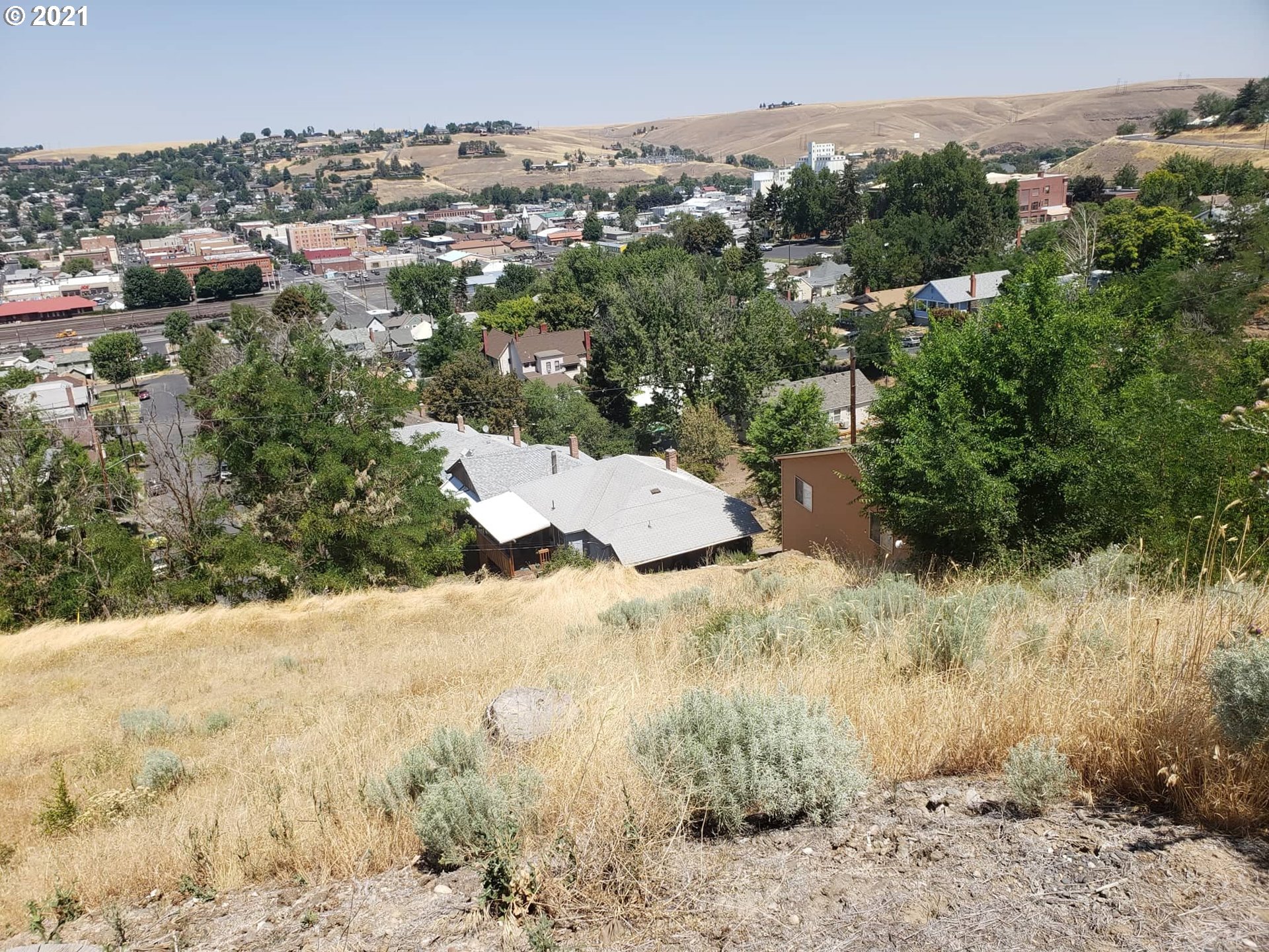 911 South Main Street Pendleton, OR 97801 - Photo 3 of 5