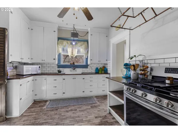 $294,500 | 1305 9th Street, La Grande, OR 97850