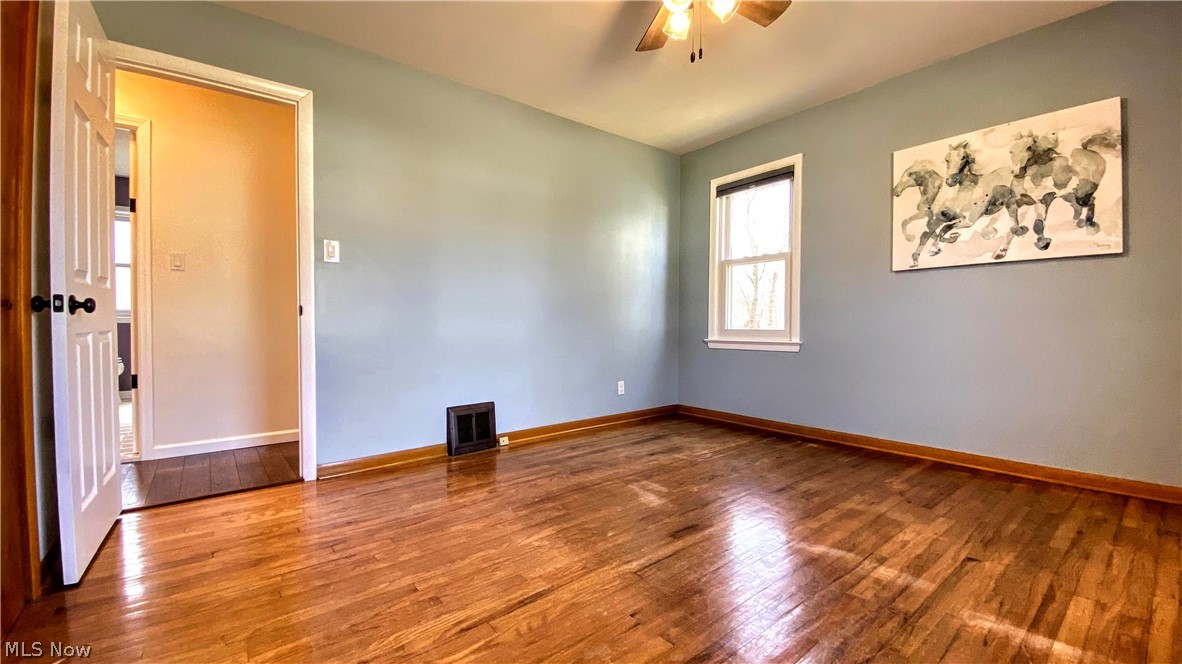 4974 Corliss Road Cleveland, OH 44124 - Photo 14 of 34