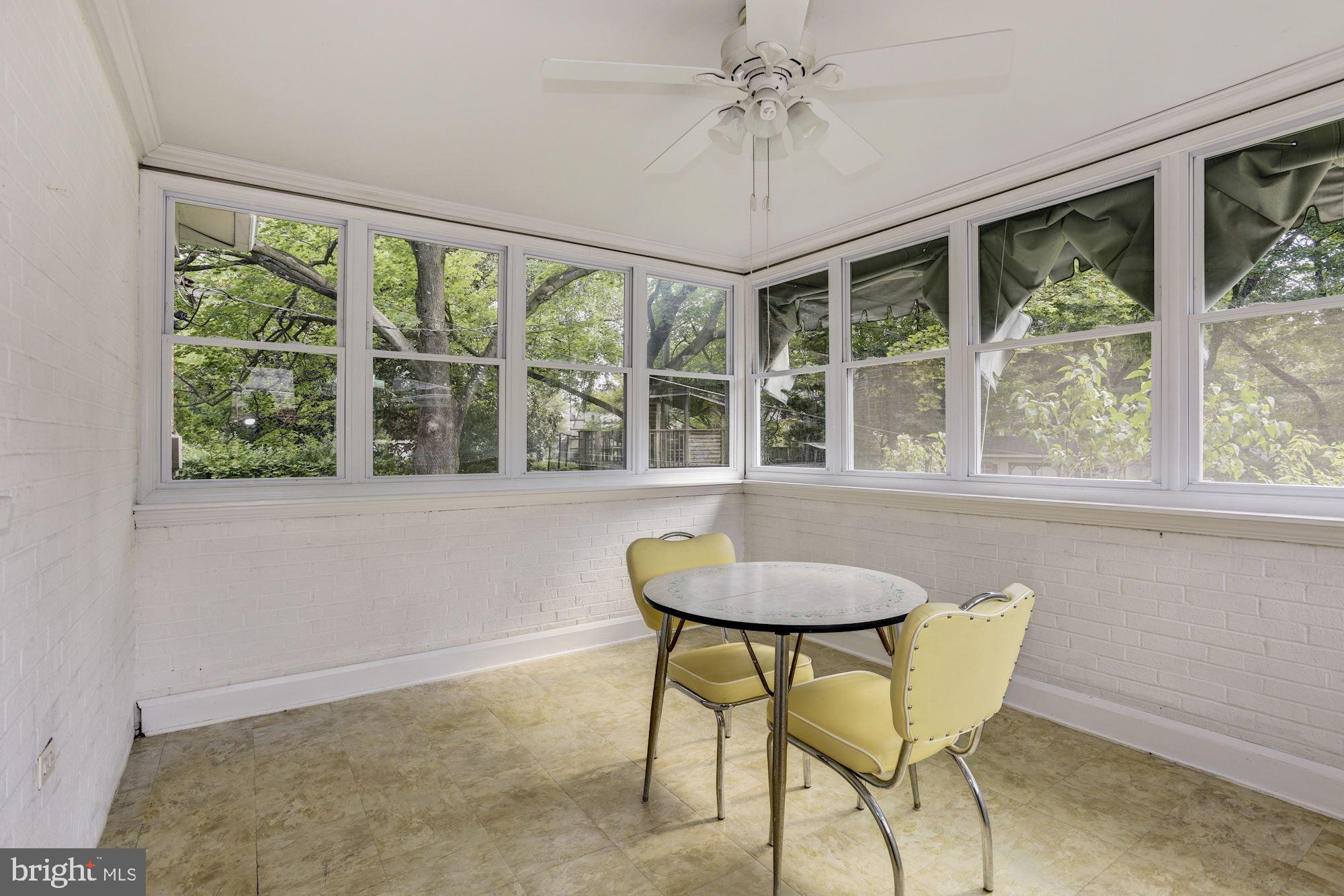 6237 Fernway Baltimore, MD 21212 - Photo 12 of 27 Sunroom