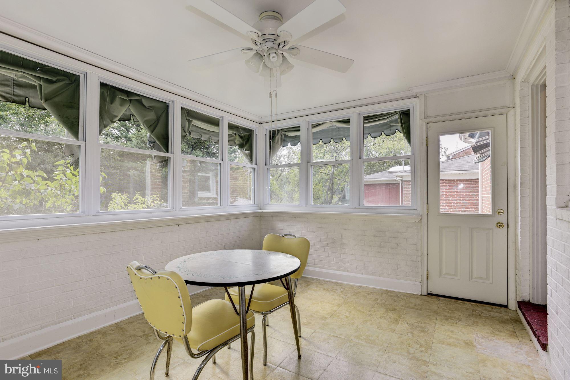 6237 Fernway Baltimore, MD 21212 - Photo 13 of 27 Sunroom