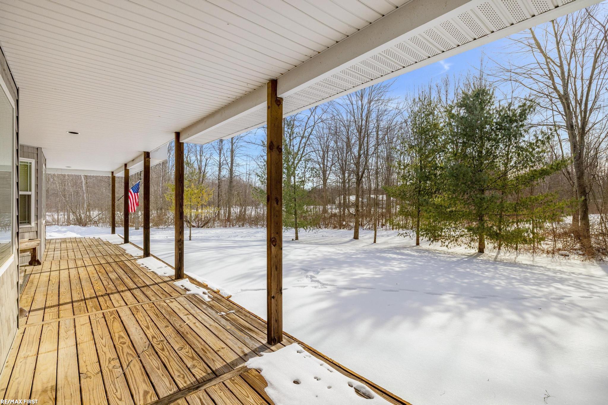 6776 Ravenswood Road Smiths Creek, MI 48074 - Photo 3 of 61