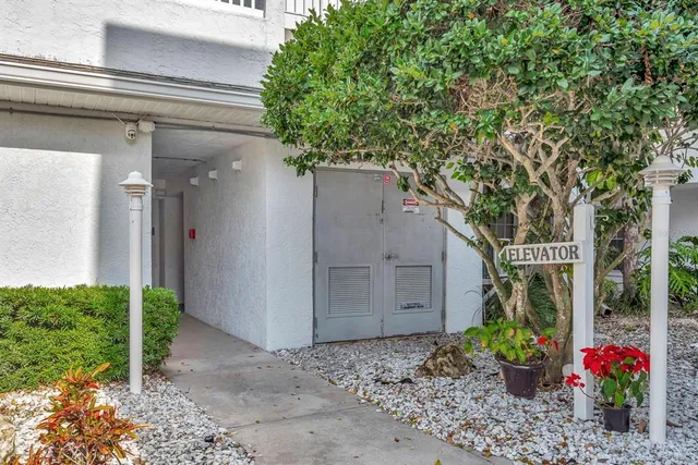 $158,000 | 6304 Pointe W Boulevard West, Unit A303, Bradenton, FL 34209