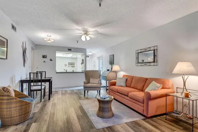 $158,000 | 6304 Pointe W Boulevard West, Unit A303, Bradenton, FL 34209