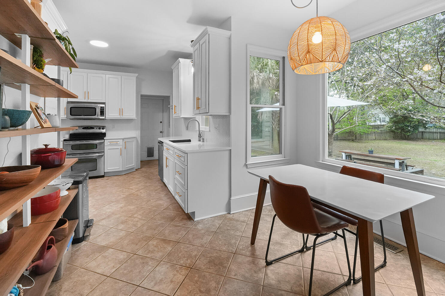 391 Springfield Road Mount Pleasant, SC 29464 - Photo 5 of 68 DSC02272