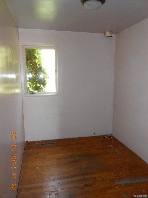 9156 Rattle Run Road Columbus, MI 48063 - Photo 13 of 16 DSCN6509.JPG