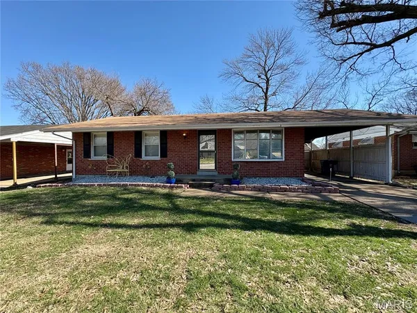 $1,900 | 7240 Howdershell Road, Hazelwood, MO 63042