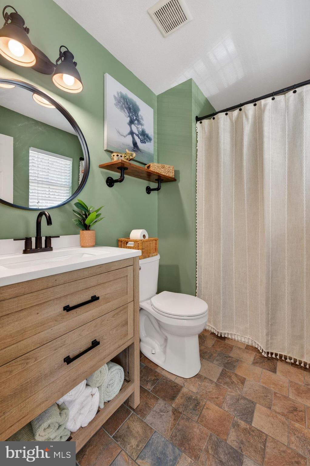 213 Balin Court Mantua, NJ 08051 - Photo 20 of 25 2nd Full Bathroom