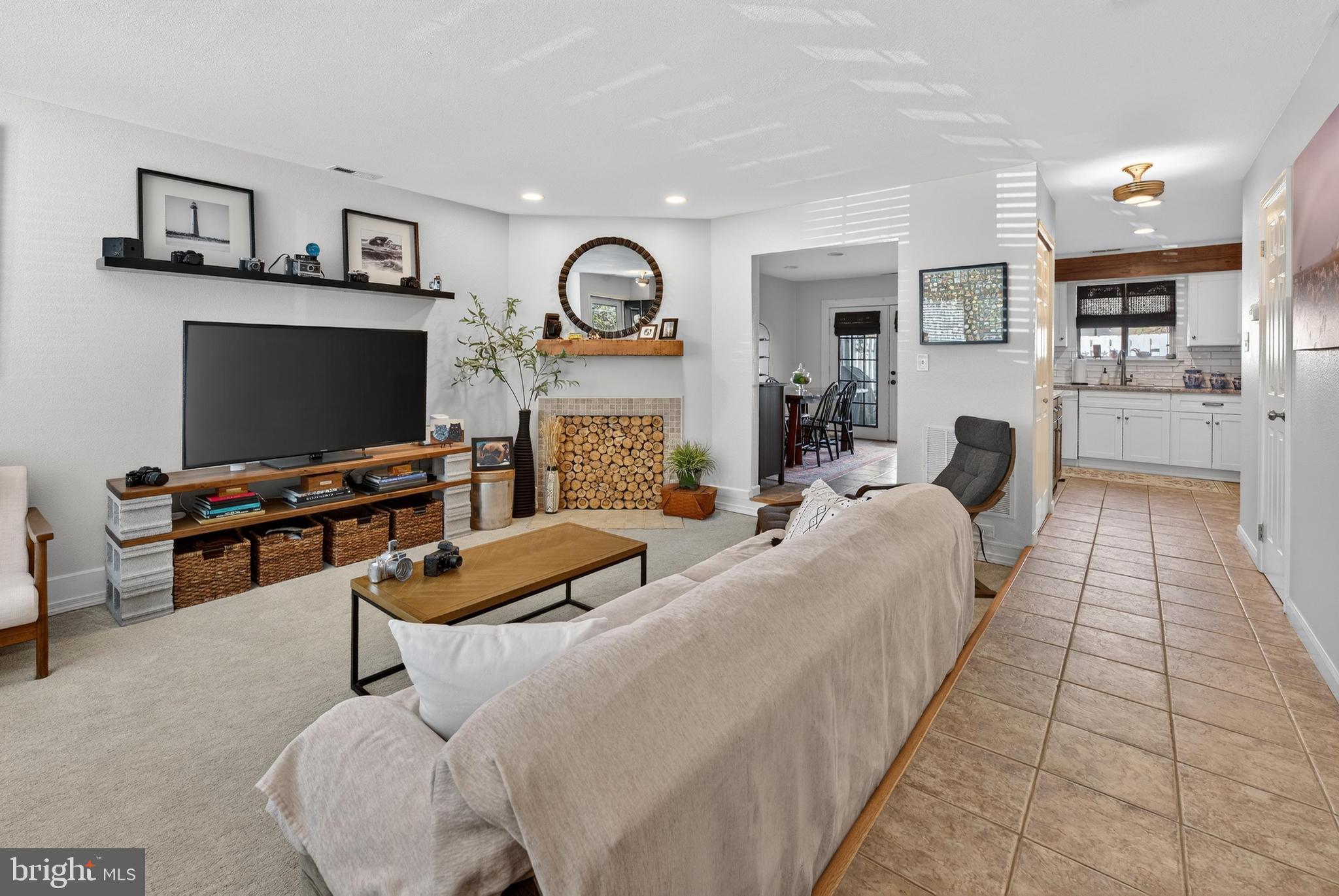 213 Balin Court Mantua, NJ 08051 - Photo 2 of 25 Living room